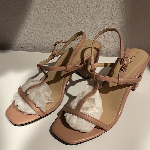 CLN sandals in dusky rose EU 38 but fits like US 6 - Picture 2 of 2